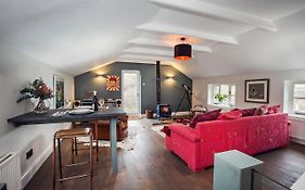 Black Mountains Stylish Hideaway, Nr Crickhowell